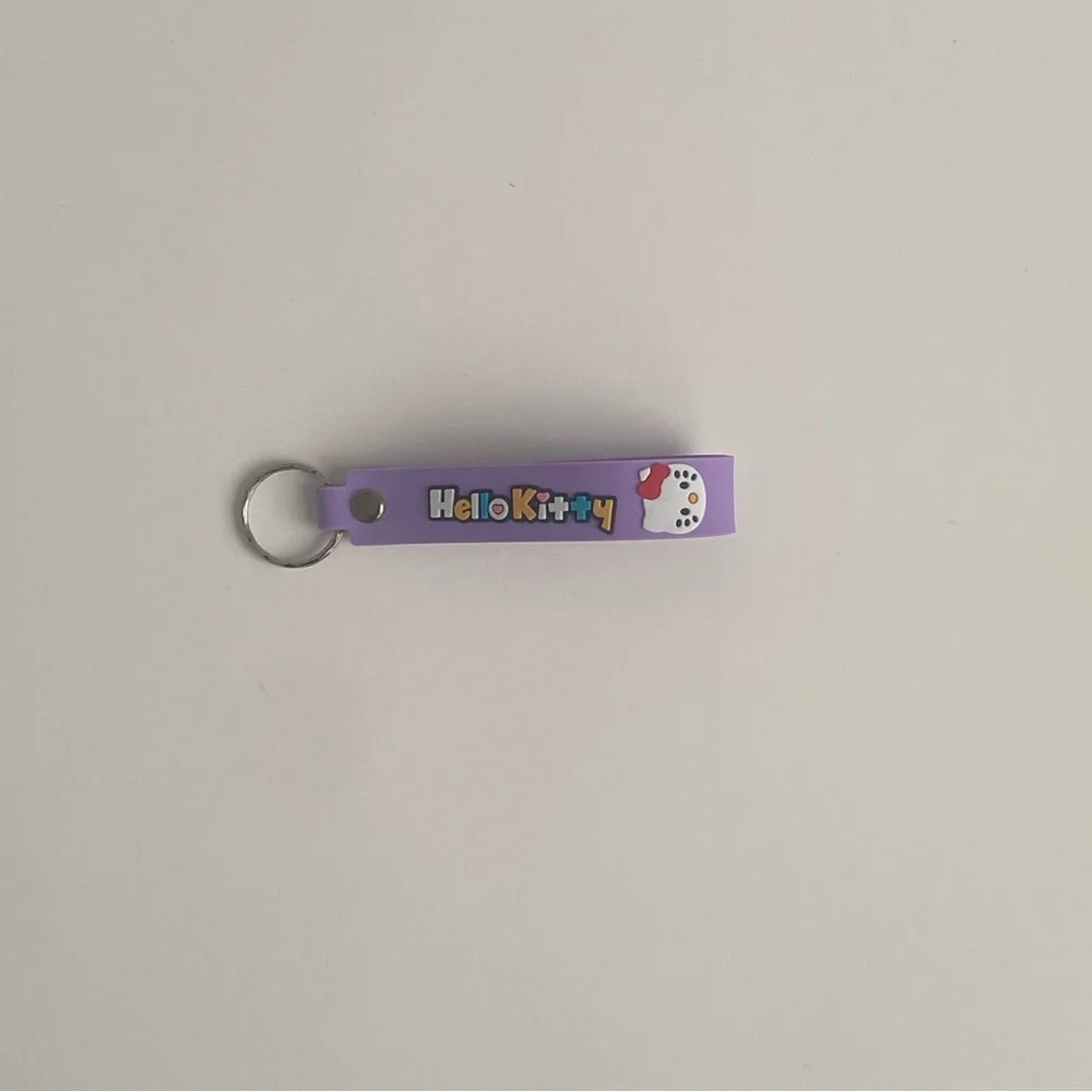Hello Kitty Purple Keychain - Picture 2 of 3